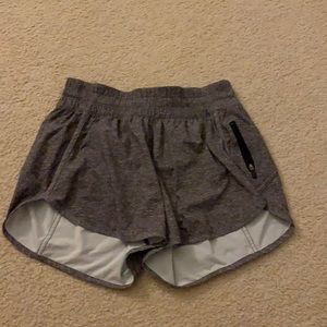 Lululemon tracker short 4”